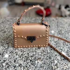 Gold *crossbody* purse!